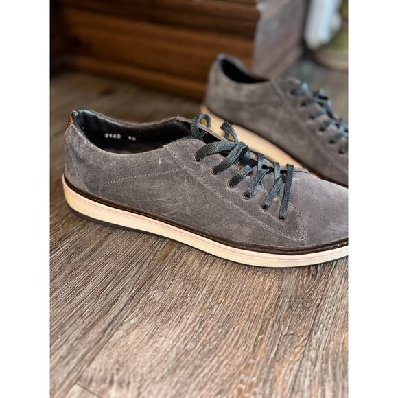 To Boot New York ADAM DERRICK size 10
Fleetwood Grey Suede casual shoe - Picture 3 of 13
